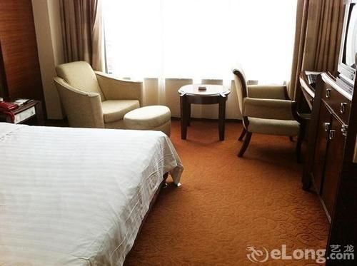 Jiujiang Futai 118 Hotel Rainbow Zewnętrze zdjęcie